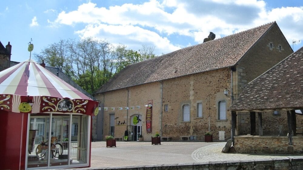 Place de Ste Severe sur Indre - Pays de George Sand