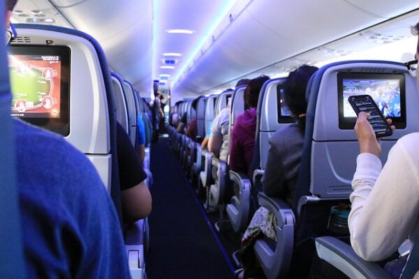 avion credit Ornaw pixabay - Pays de George Sand